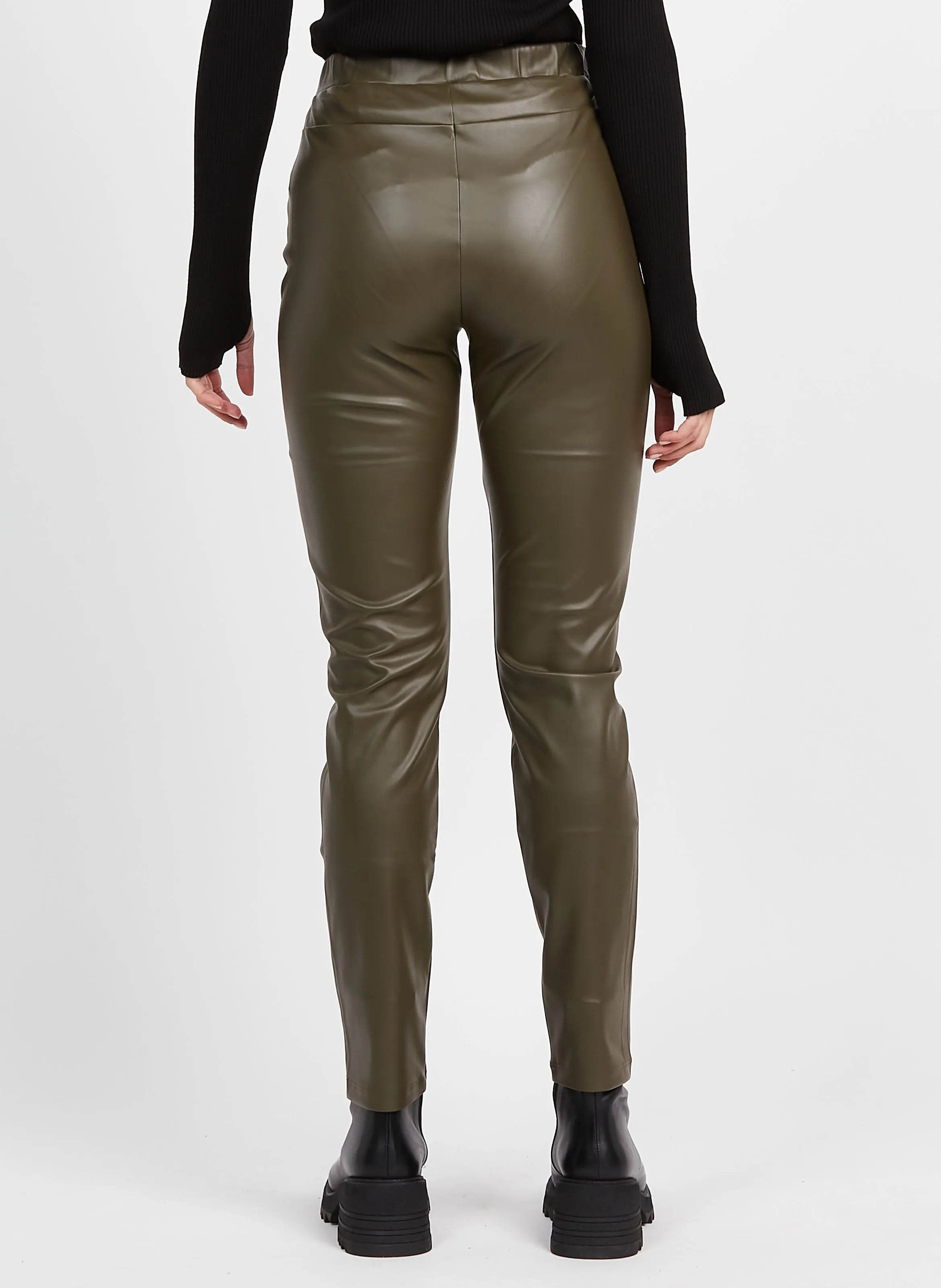 ORNELLA - Pantalón de piel sintética en verde