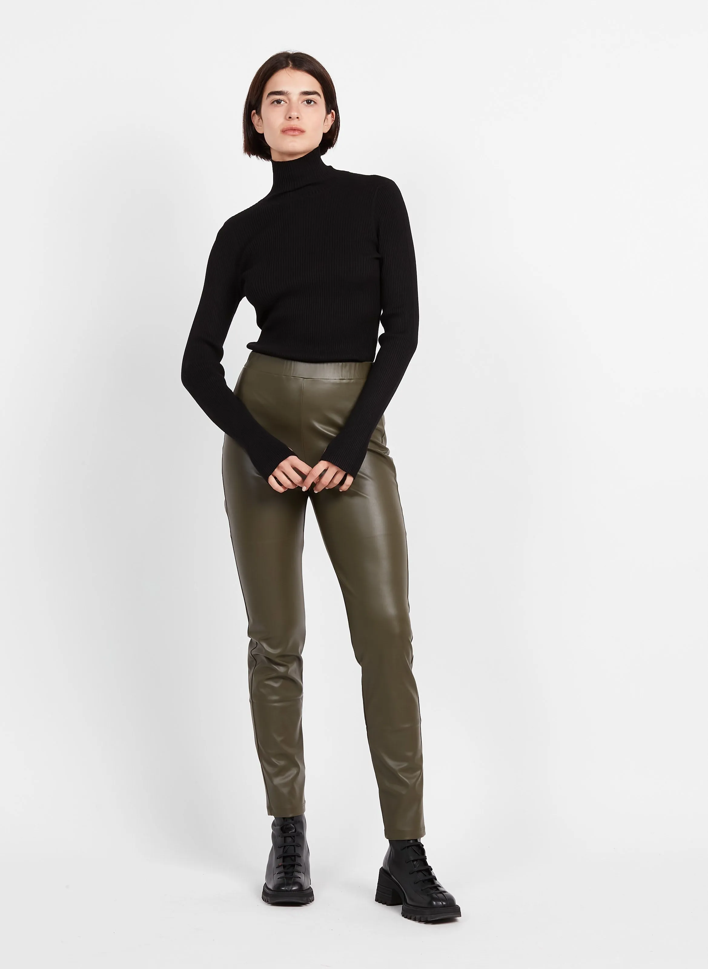 ORNELLA - Pantalón de piel sintética en verde
